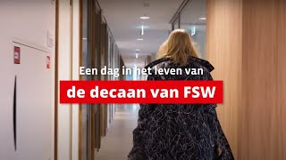 Een dag in het leven van de Decaan [upl. by Anahsak]