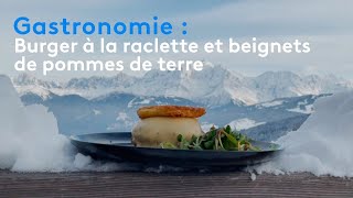 Gastronomie  burger à la raclette et beignets de pommes de terre [upl. by Vaules900]