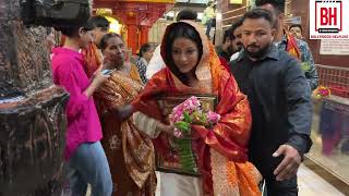 Shehnaaz Gill Spotted At Siddhivinayak Temple To Seek Blessings For Her New Song Dhup Lagdi [upl. by Kroll]