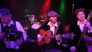 Nieuwe Helden trio live 2014 Im A Believer [upl. by Euginimod]