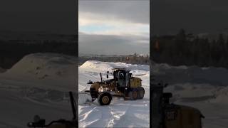 snow plow CAT 200hp automobile [upl. by Bartholomeus]