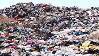 Mujeres reciclan y dan segunda vida a ropa desechada en Desierto de Atacama [upl. by Ailem]