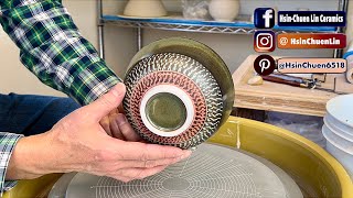 788 Using a Dshaped Tungsten Carbide to Trim a Porcelain Bowl with HsinChuen Lin 林新春 修坯示範 [upl. by Nivar]