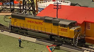 An unboxing video of the walthers mainline Union Pacific emd Sd70m [upl. by Arlan852]