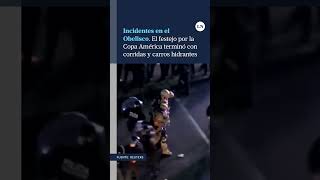 Incidentes en el Obelisco el festejo por la Copa América terminó con corridas y carros hidrantes [upl. by Timon]