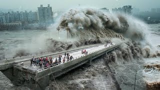 Biblical flood in China The Yangtze River washes away everything in its path [upl. by Rihsab]