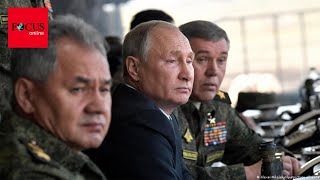 Putin rechnet mit russischer Armee ab  Experten sagen was das bedeutet [upl. by Elleda]