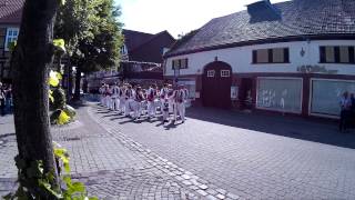 Fanfarenzug an der St Margarethenkirche beim Schützenfest 2015 in Wadersloh [upl. by Chimene]