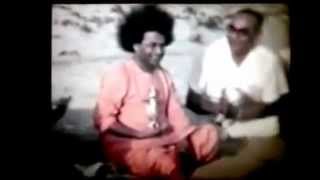 SATHYA SAI BABA Video  In Dwaraka Baba pulls out Krishna Idol from sands [upl. by Huda]