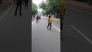 Triple skater boys on the road skating skatergirlreaction indiagate song [upl. by Arikahc]