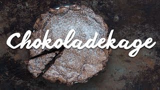 Opskrift Chokoladekage  Svensk kladdkaka [upl. by Nelleoj]