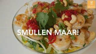 Oosterse salade met wok garnalen [upl. by Ellenhoj]