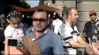 Le Roi Mohammed VI dans les rues de Tunis 2 [upl. by Bayly]