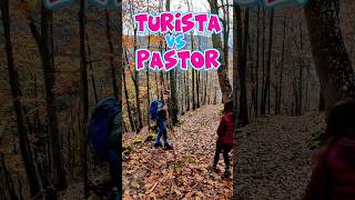 Diferencia de como llevar el palo entre un turista y un pastor rural bosque asturias rutas [upl. by Leuname]