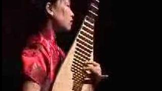 Chinese music  traditional pipa solo by Liu Fang 霸王卸甲 劉芳琵琶 [upl. by Yenal]