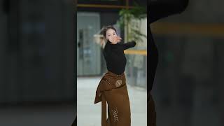 Beautiful Tibetan college student  Quji Tibetan dance [upl. by Tabber]