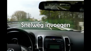 Invoegen op de snelweg [upl. by Kcor267]