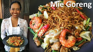 Mie Goreng Indonesia Style Fried Noodles [upl. by Gherardo]