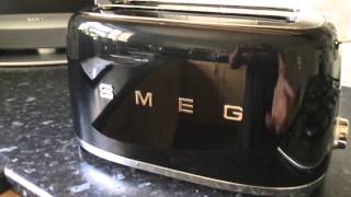 Smeg Retro 4 Slice Toaster [upl. by Yesima]