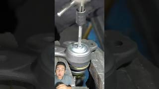 Instalación de trasera en una rótula mecanica autos taller [upl. by Odoric971]