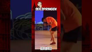 Seilspringen 🫣👀 shortsfeed deutschland satire comedy seilspringen springen unterhaltung [upl. by Anillehs593]