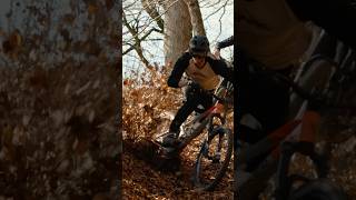 BOMBAS 💣 de HOJAS 🍂💀 braap downhill enduromtb basaburua beruete navarra enduro [upl. by Billmyre]