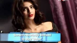 Aamir plays the perfect father Imrans reaction to Sheila amp Munni amp more hot Bollywood news [upl. by Haianeb]