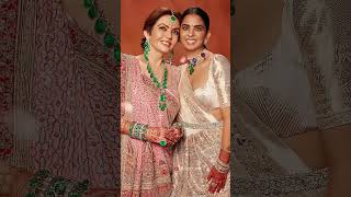 Nita Ambanis sweet kiss to Isha Ambani and Elegant Wedding photos ho [upl. by Gervase]