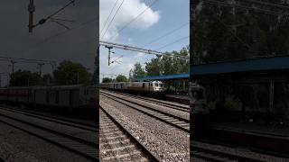 shorts 12561 Jaynagar  New Delhi Swatantrata Senani Express slowly skipping through 3rd line [upl. by Itnuahsa993]