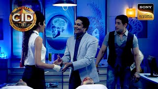 किस ख़ुशी में Tarika से हाथ मिलाने आया Abhijeet CID Full Episode Abhijeet amp Tarika Mushy Moments [upl. by Tonneson]