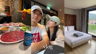 vlog 곰신 브이로그  철원 와수리 데이트 🌱  더 머묾 펜션 기와물결 르방베이커리 [upl. by Ellimac]