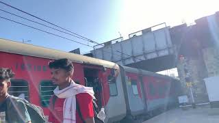 Suvidha express from Yeshwantpur to Jaipur 82653 arriving at Pune Railway station [upl. by Fein]