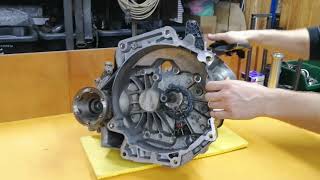 Ремонт МКПП skoda A5 часть 2Skoda A5 gearbox repair part 1 [upl. by Adnolohs]