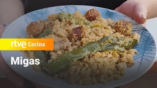 Cómo hacer migas con pan sabrosas  La Cocina de Adora  RTVE Cocina [upl. by Ilat]