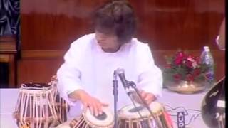 Ustad Zakir Hussain craziest delhi kaida flv [upl. by Liagiba]