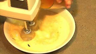 Comment faire la sauce grecque oeufcitron Avgolemono [upl. by Ellenhoj]