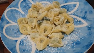 Tortellini Manteiga Sálvia e Parmesão  Tortellini Burro Salvia e Parmigiano [upl. by Esilehs368]