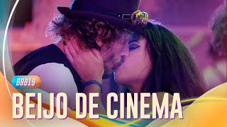 DE CINEMA HANA E ALAN DÃO BEIJÃO EM FESTA 💕  BBB 19 [upl. by Akina546]