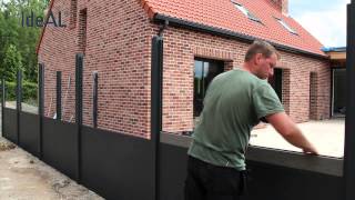 Montage IdeAL aluminium en wpc tuinafscheiding [upl. by Ardnasxela]