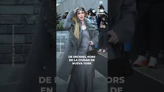 El look de Lindsay Lohan en Michael Kors Fashion Show  íconos [upl. by Anavas467]