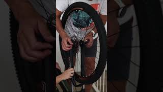 Unboxing Y Montaje Exprés De La Mountain Supreme De Cecotec 🚴🏼💥 [upl. by Walley]