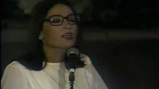 Nana Mouskouri  Tora pou pas stin xenitia [upl. by Dagley]