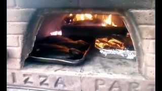 come cucinare orate di mare e gamberoni nel forno a legna Sea bream and prawns in the oven [upl. by Frants]