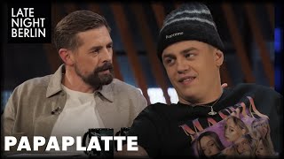 Klaas fragt Papaplatte antwortet Aurapunkte Cringe und mehr Talk Late Night Berlin [upl. by Filomena]