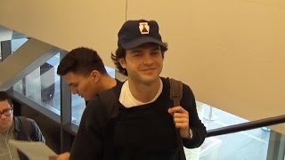 Young Han Solo Alden Ehrenreich Smiles Before Taking Flight [upl. by Ellevart]