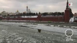 Sans frontières  Moscou  Les 15°C qui réjouissent les Moscovites [upl. by Htelimay]