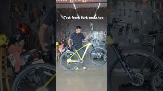 Front fork test mtb bikestable roadbike bikecomponents bikeparts cycling bikelights [upl. by Blaire]