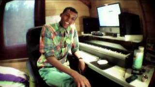 Stromae  Leçon N°16 quotBienvenue chez moiquot [upl. by Enialahs230]