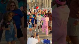 FÊTER PARIS 2024 AVEC LE MONDE🥳 trendingonshorts paris2024 dance jeuxolympiques2024 [upl. by Corissa891]