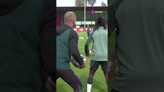 ¡ASÍ ENTRENÓ SANTIAGO GIMÉNEZ PREVIO A SU PRESENTACIÓN EN CHAMPIONS LEAGUE CON FEYENOORD Shorts [upl. by Nagear]